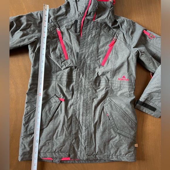 Burton Women’s Charcoal and Pink Ski/Snowboard Coat - Picture 13 of 13